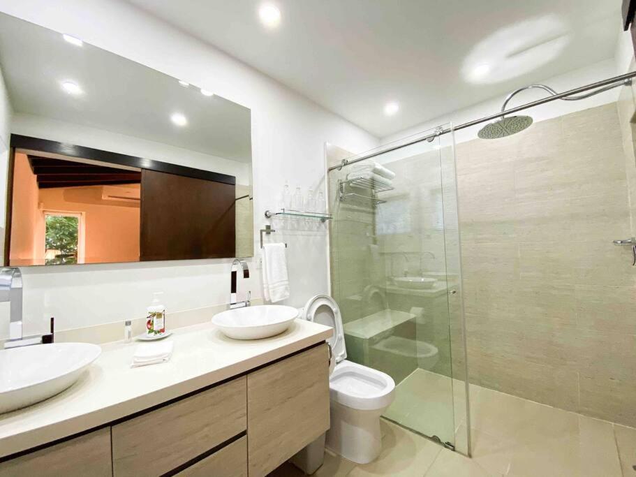 Mansion Br Piscina, Jacuzzi, 6 Min De Provenza Villa Medellin