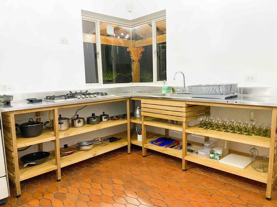 Villa Mansion Br Piscina, Jacuzzi, 6 Min De Provenza Medellin