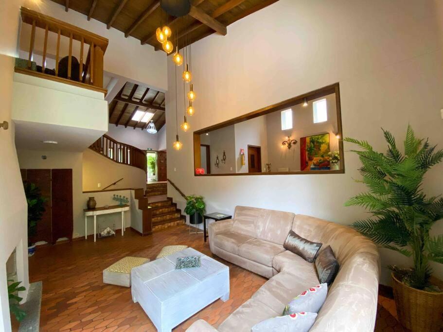 Mansion Br Piscina, Jacuzzi, 6 Min De Provenza Villa Medellin