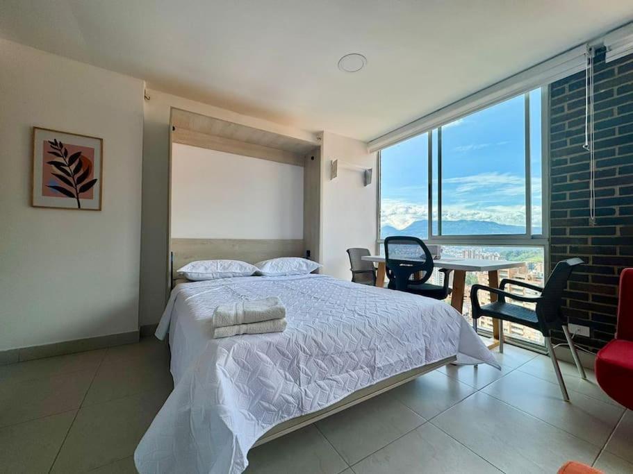 Apto Familiar In Poblado Apartamento