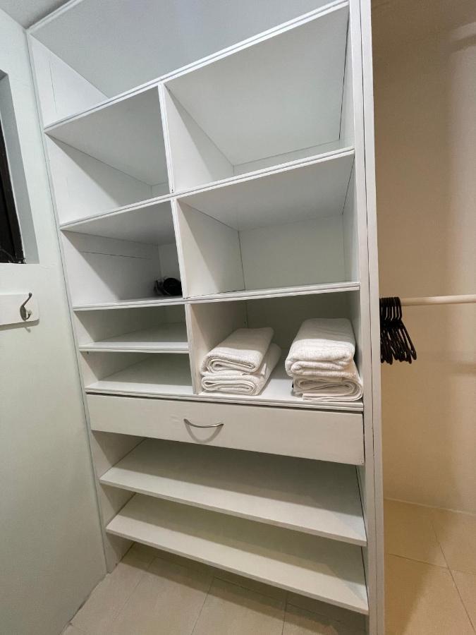 Habitacion Privada Laureles, Suit Jacuzzi Homestay *