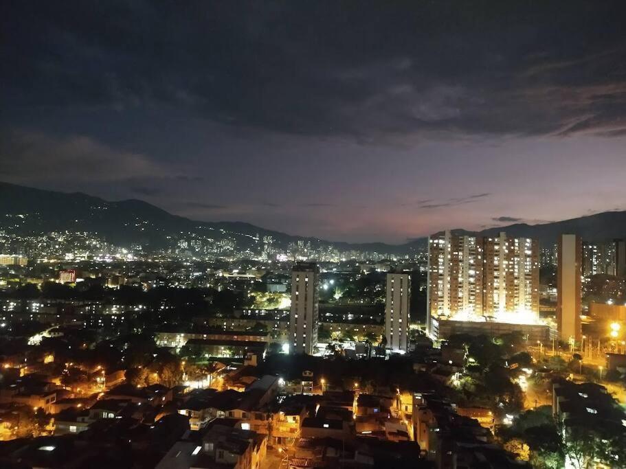 Amoblado Completo -vista Espectacular Apartment Medellin