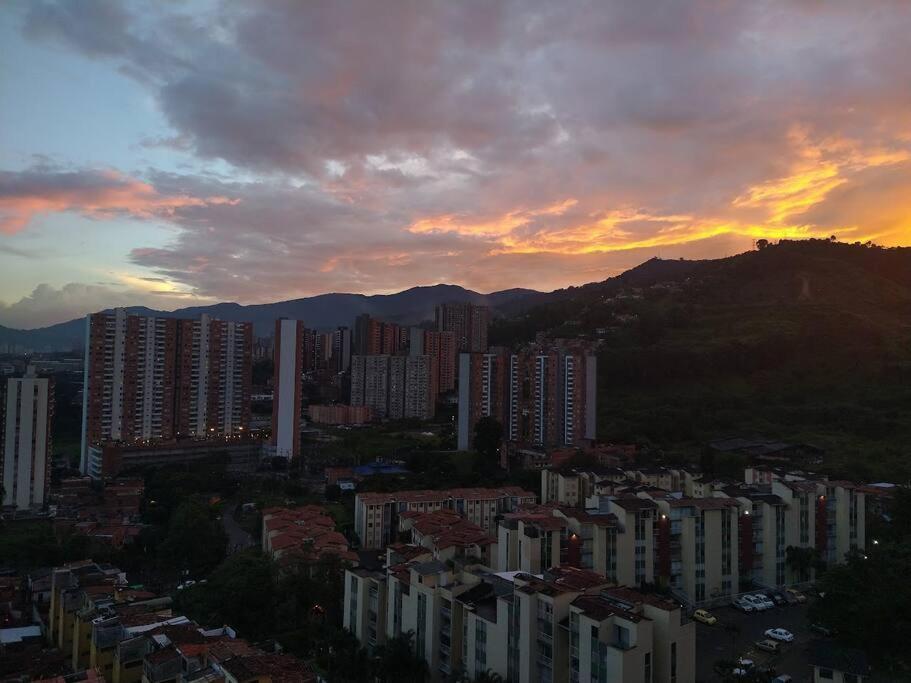 Amoblado Completo -vista Espectacular Apartment