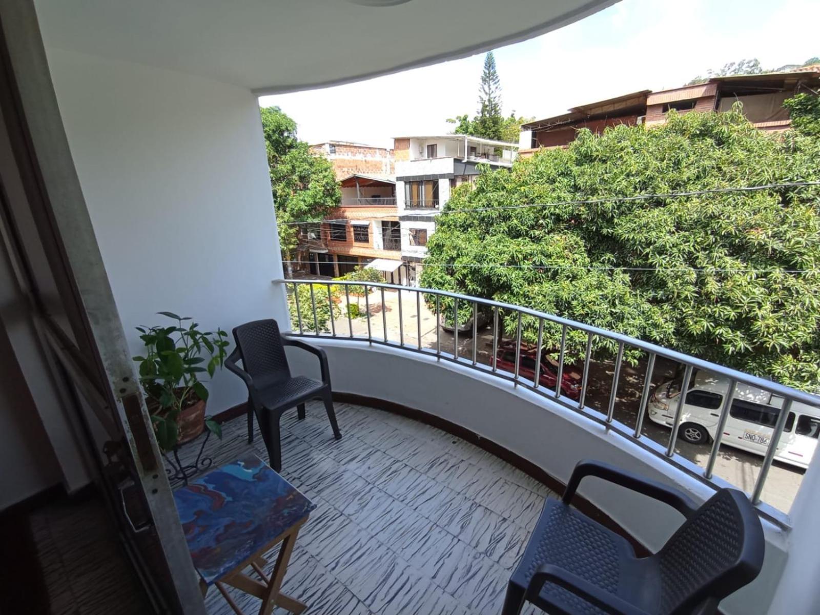 Con Bano Privado Coliving Central Cerca A Plaza Mayor Cerro Nutibara Unicentro Guest house Medellin