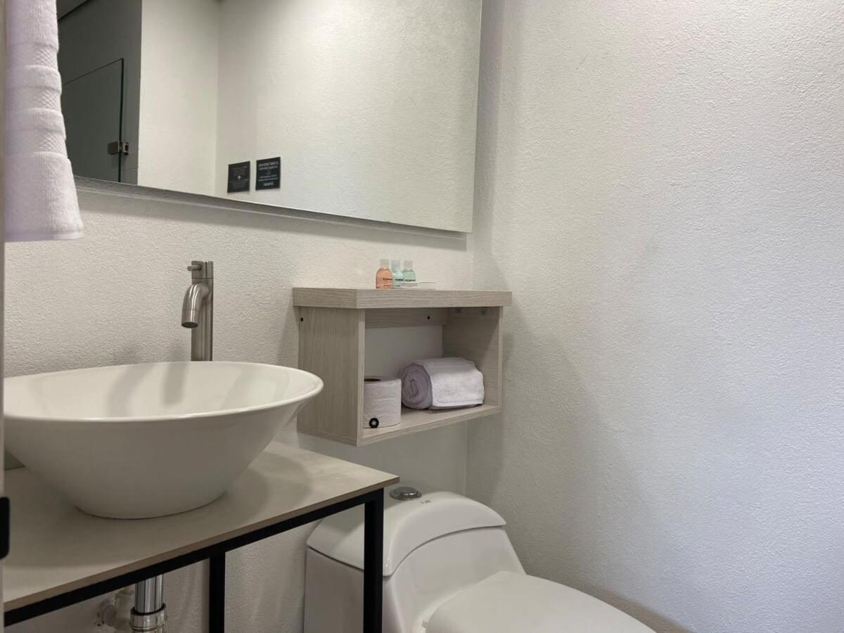 Cozy 1br With Private Terrace In Apartment