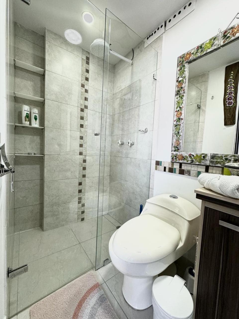 Apto Familiar In Poblado Apartamento *