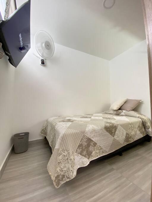 Holiday home House Between Poblado And Laurels / Casa En Belen Al Frente De La Unidad Deportiva.