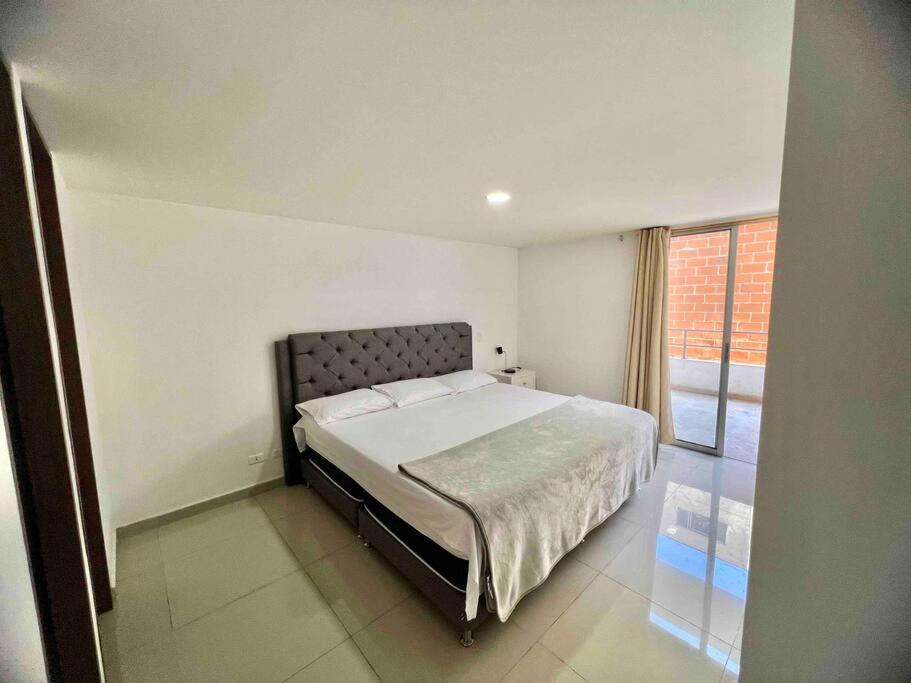 Apartment Perfect 3br Location Medellin