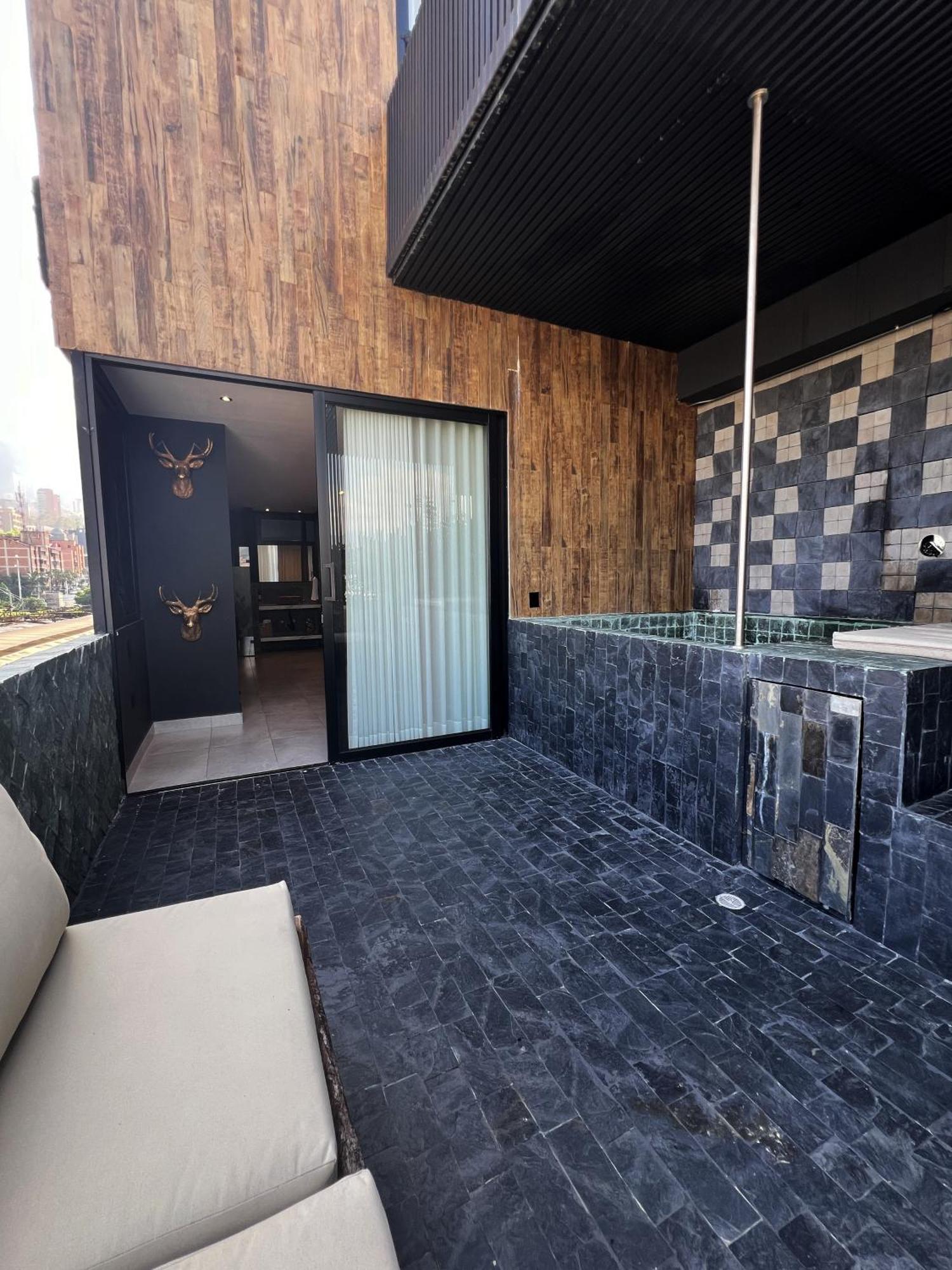 Hotel Zelva Negra Medellin