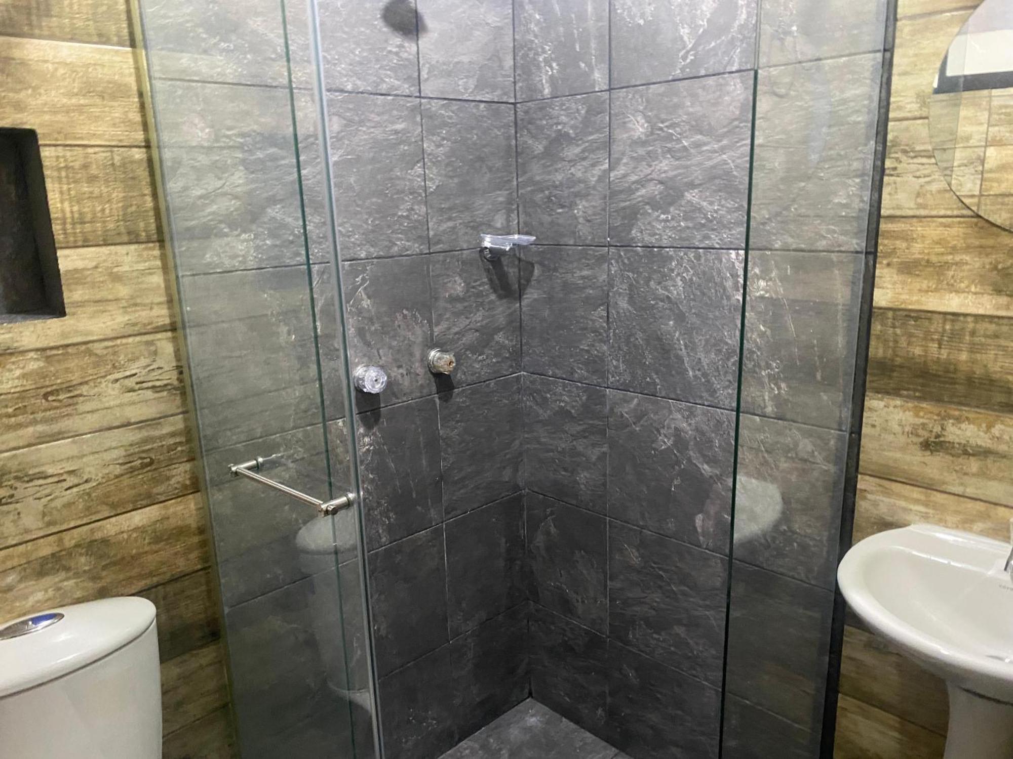 1e Amplio Y Comodo Apartamento Con Aire Acondicionado 100m2 En Laureles Estadio Medellin