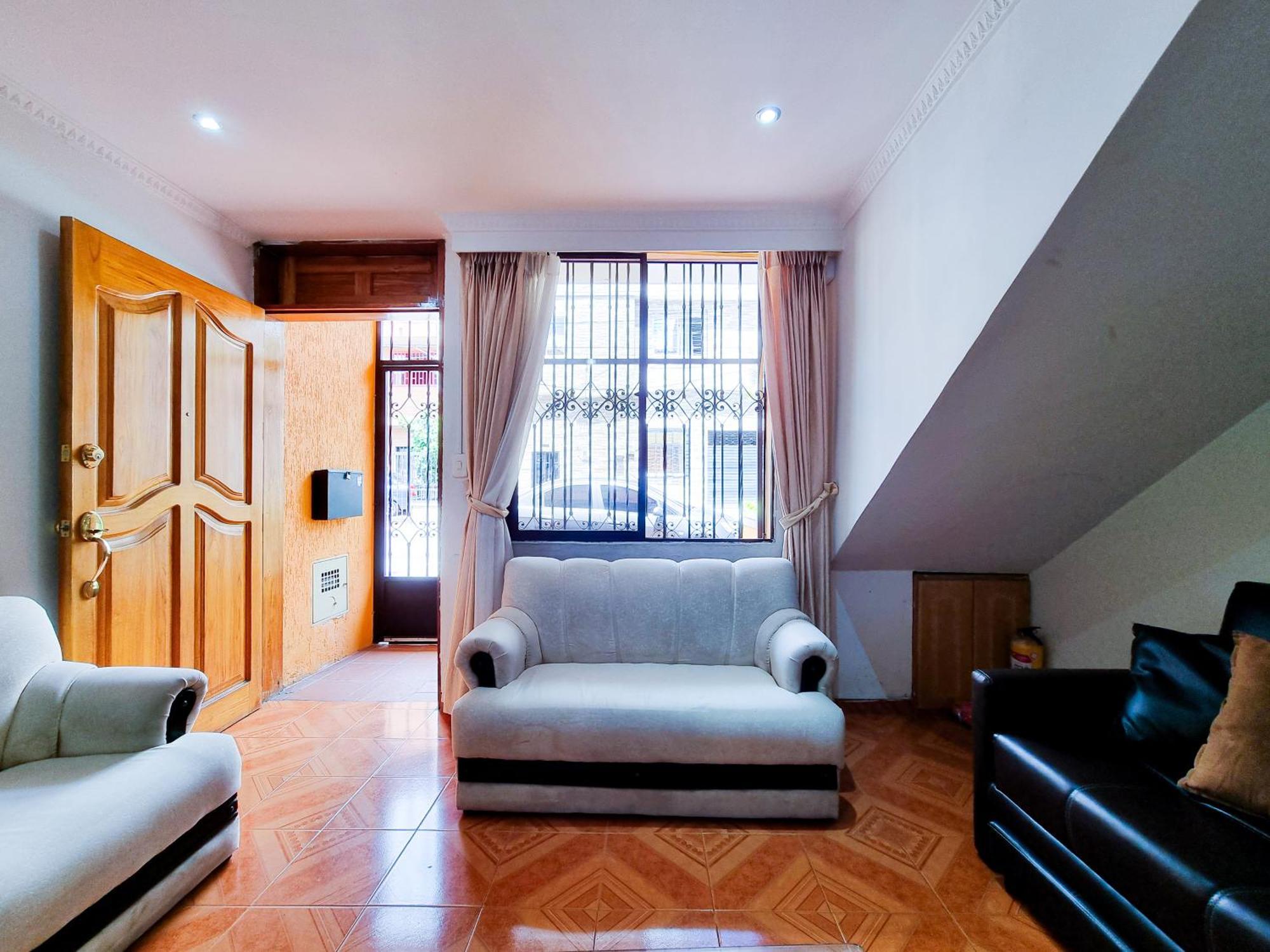 Apartment Casa Con Parking Privado - Cerca De La Estacion Floresta Medellin