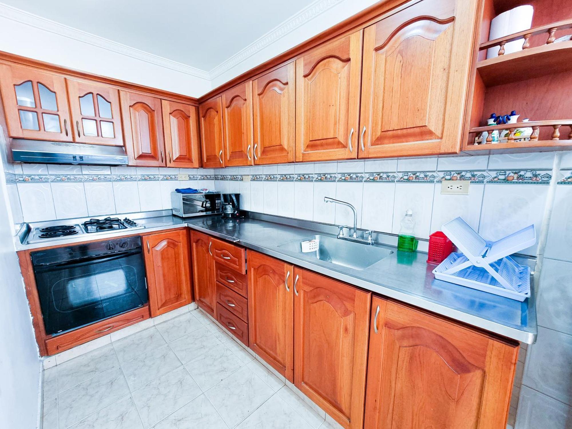 Casa Con Parking Privado - Cerca De La Estacion Floresta Apartment