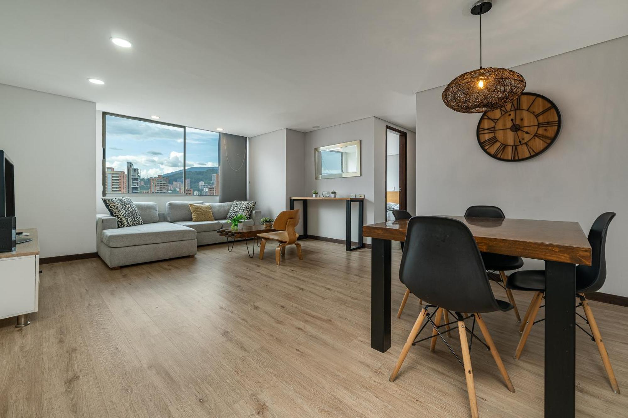 Poblado Alejandria By Housy Host Medellin