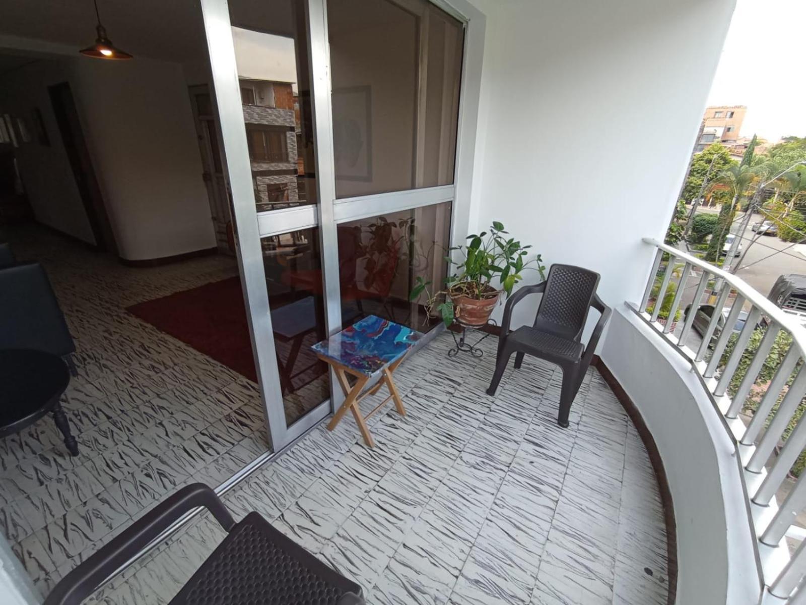 Con Bano Privado Coliving Central Cerca A Plaza Mayor Cerro Nutibara Unicentro Guest house *
