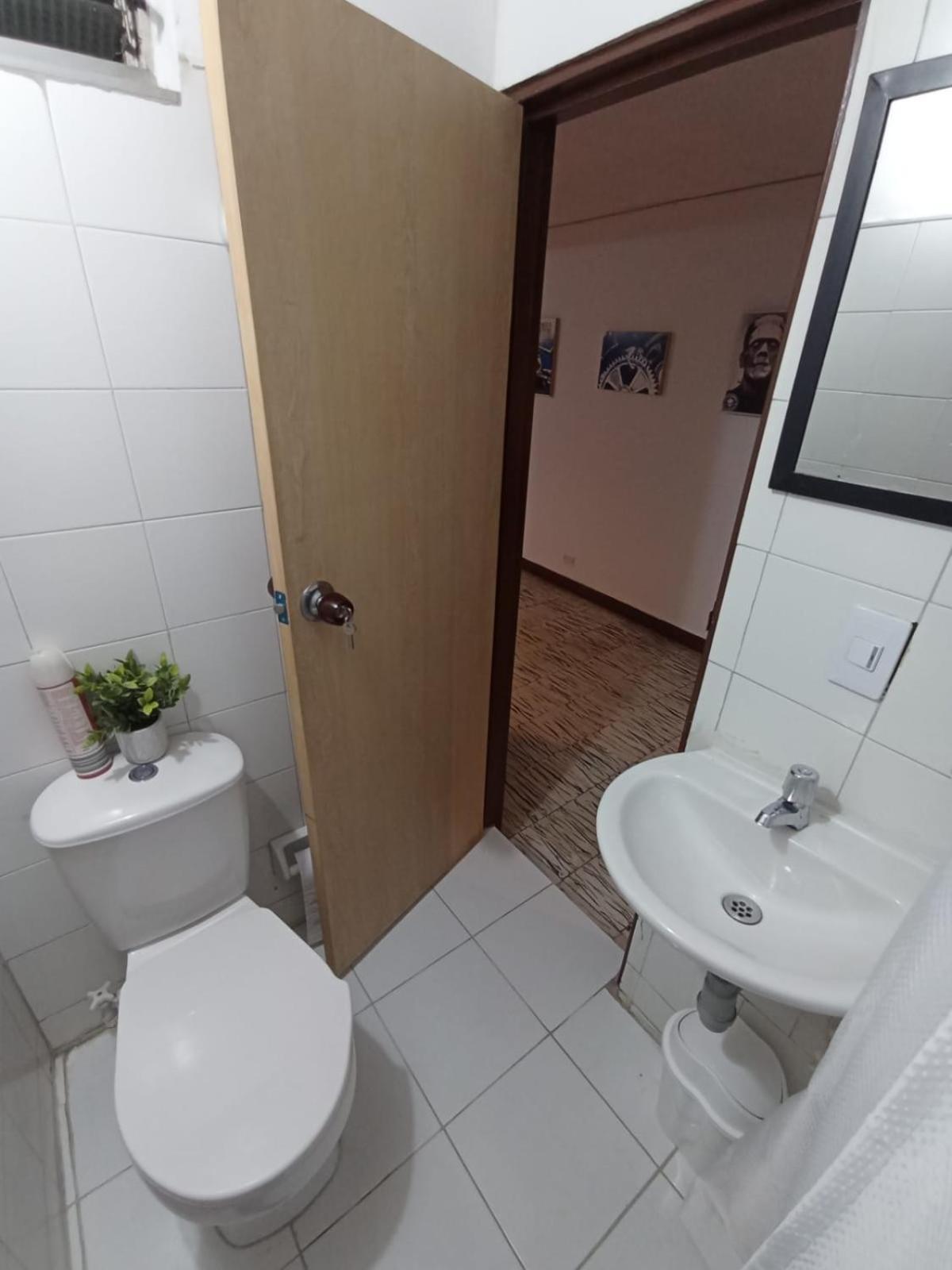 Con Bano Privado Coliving Central Cerca A Plaza Mayor Cerro Nutibara Unicentro * Medellin