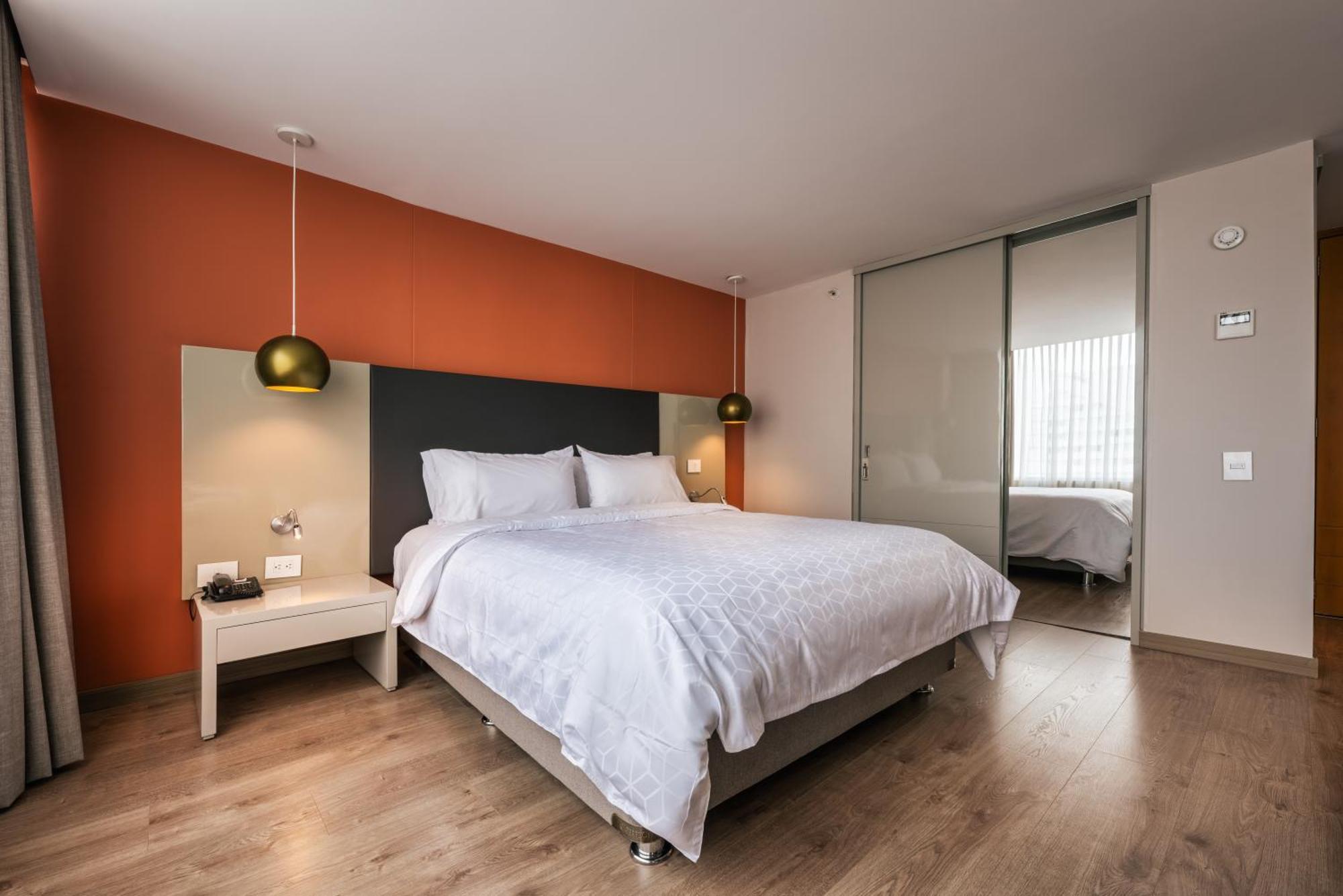 Hotel Express & By Ihg Medellin