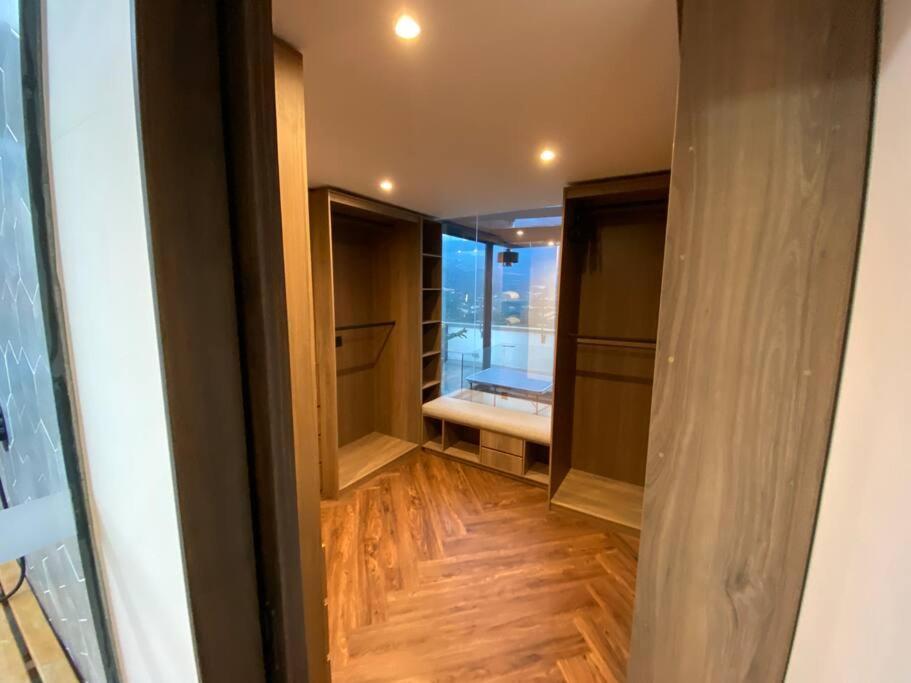 Penthouse Luxurytravelhome Poblado Apartment