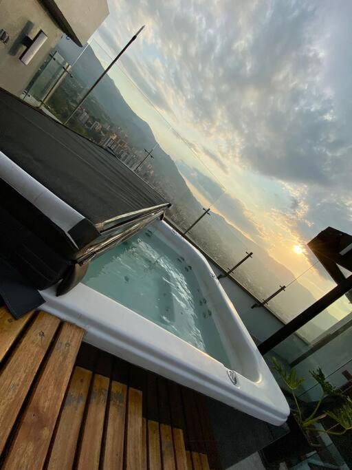 Penthouse Luxurytravelhome Poblado Apartment