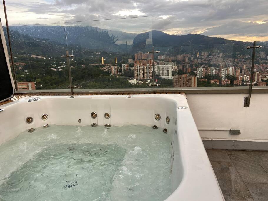 Penthouse Luxurytravelhome Poblado Apartment *
