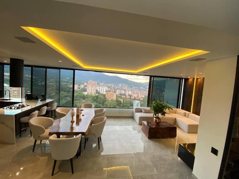 Penthouse Luxurytravelhome Poblado Apartment