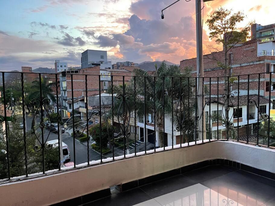 ¡apartamento Laureles Excelente Ubicacion! *