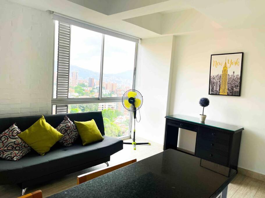 Moderno Loft Con Increible Ubicacion Y Vista 24 Medellin