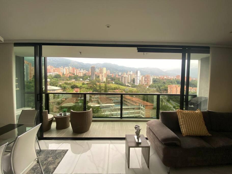 Apartamento Luxury Apt! Guest Friendly! Great Location! Jacuzzi, Gym, Security!