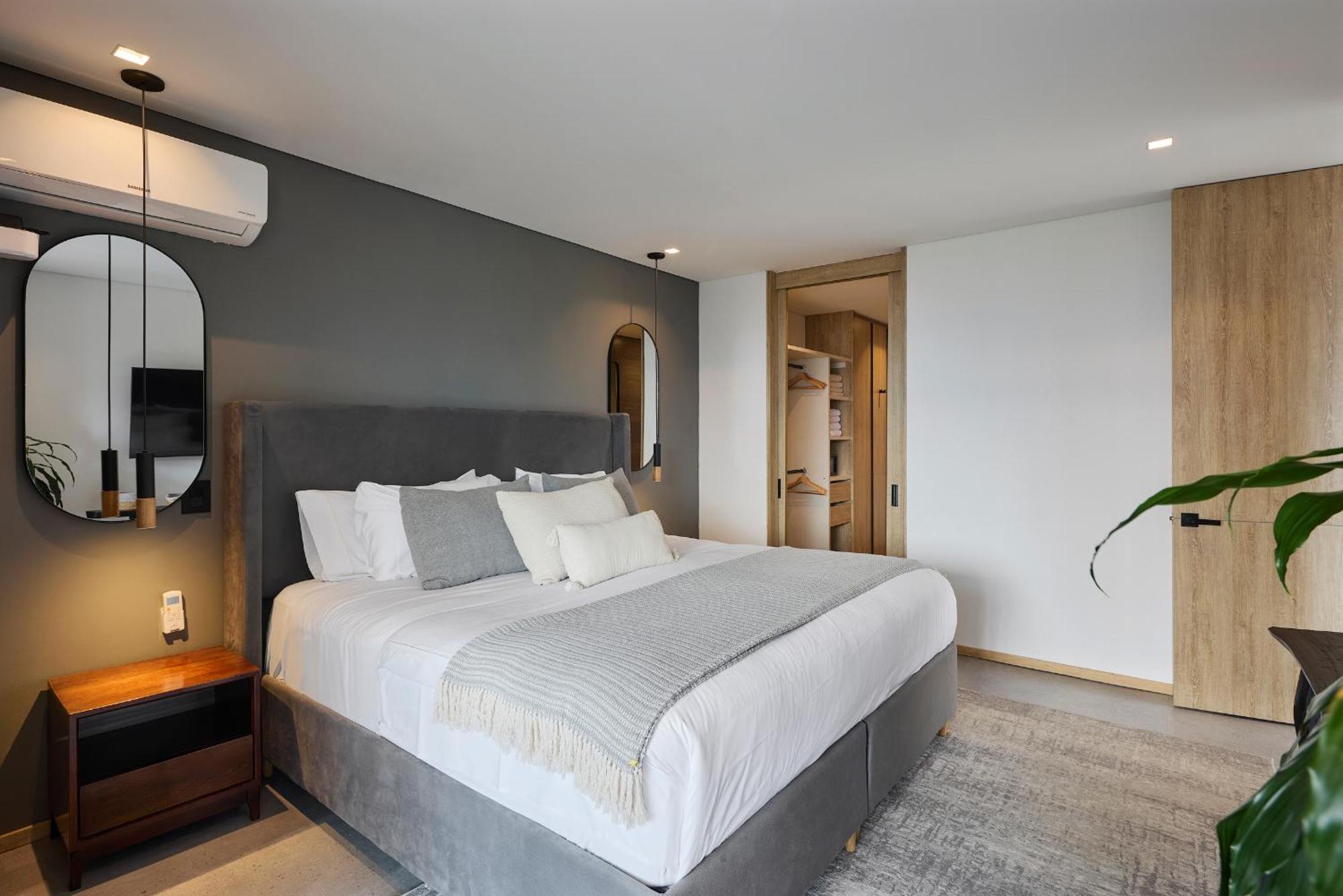Wake Living Aparthotel 4*