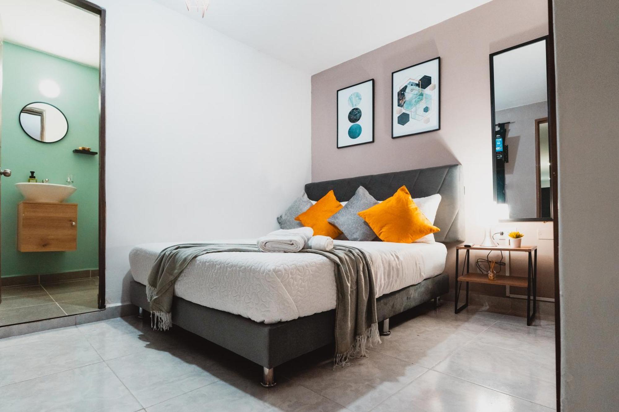 Ac - House Laureles - Self Cheking Guest house