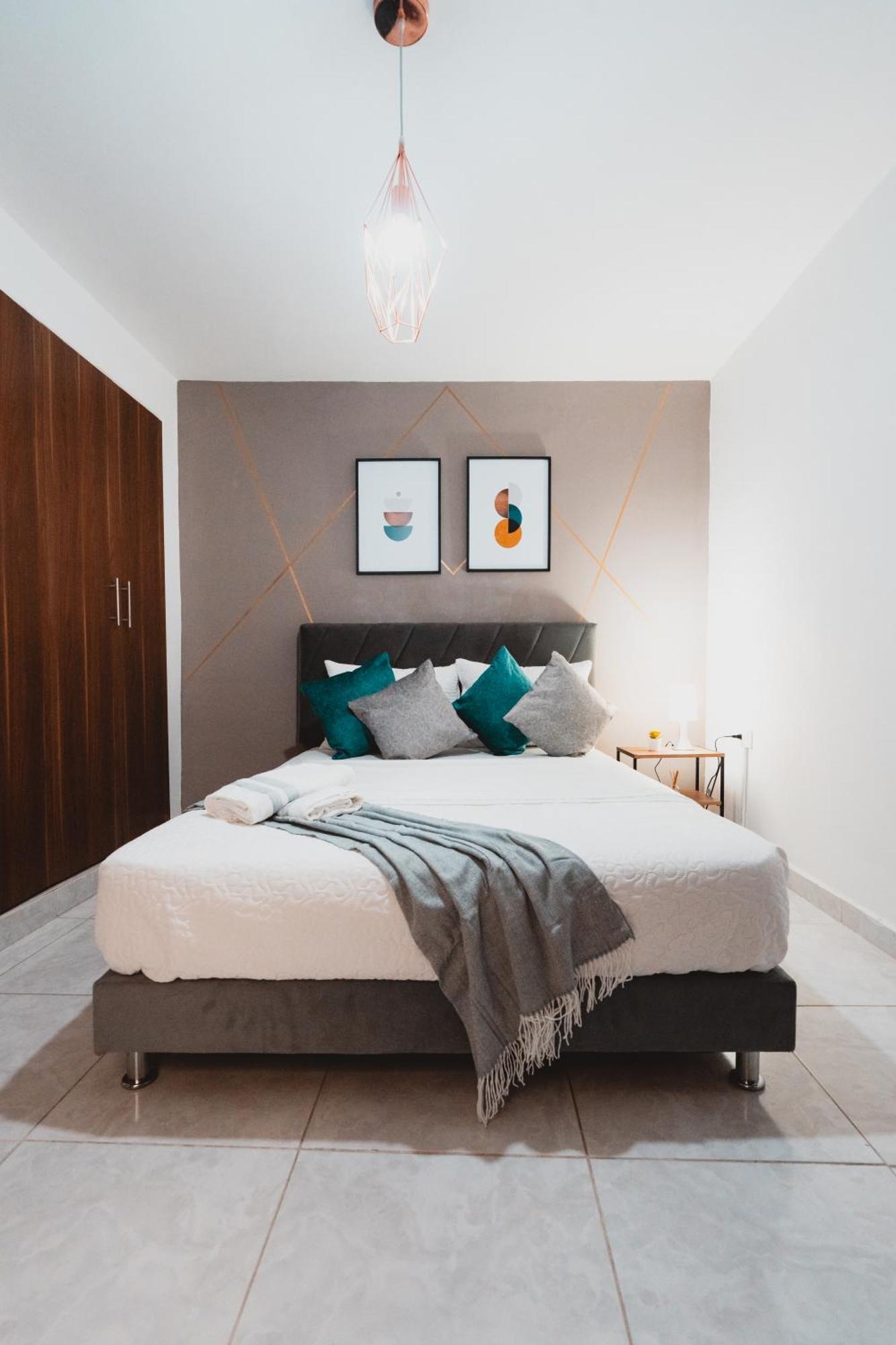 Ac - House Laureles - Self Cheking Guest house