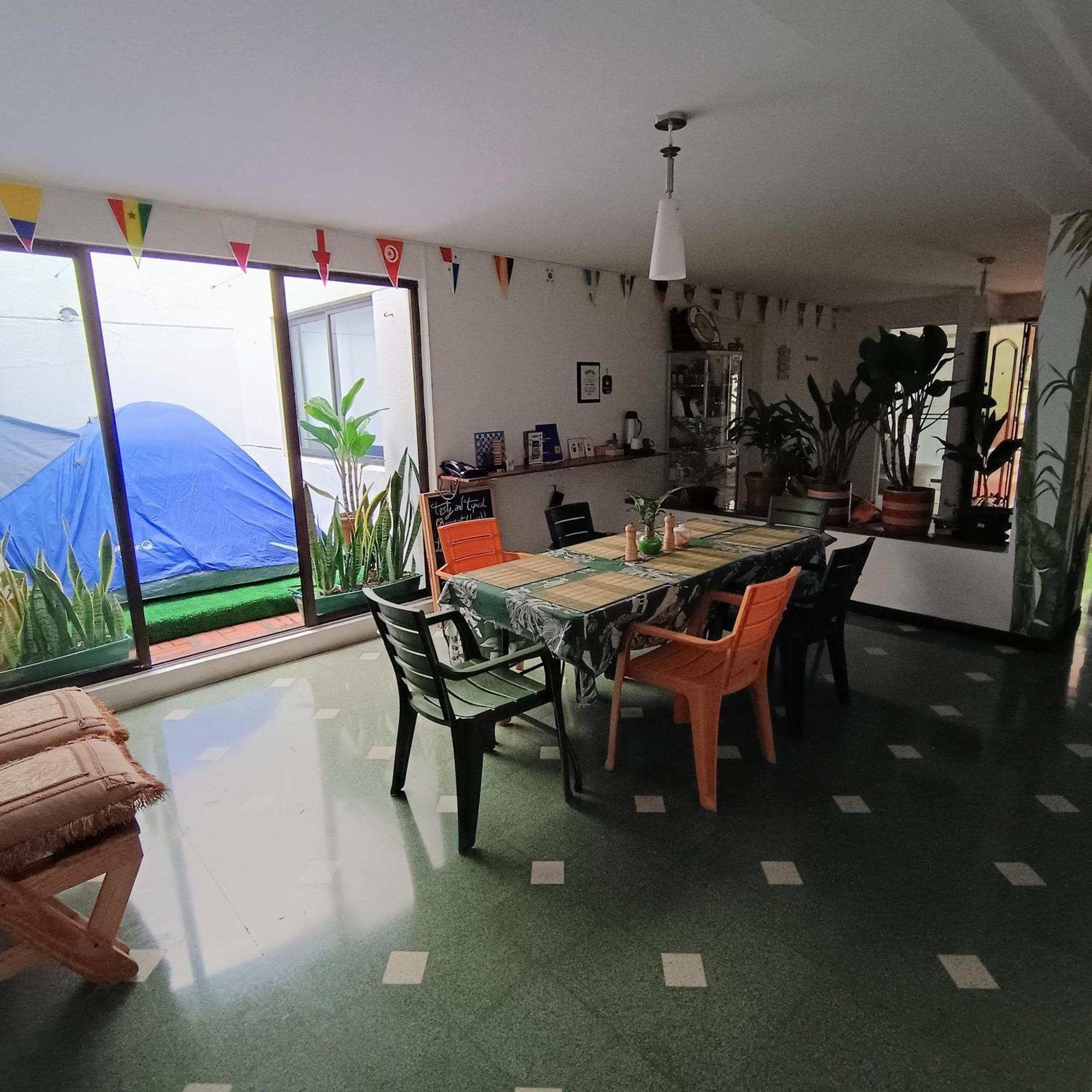 Moradia Laureles Homestay *