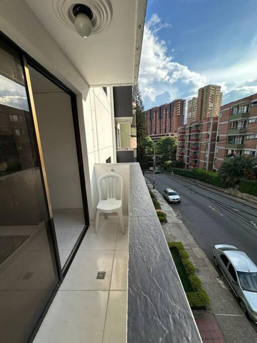 Apartamento 302 Edificio Atenas * Medellin