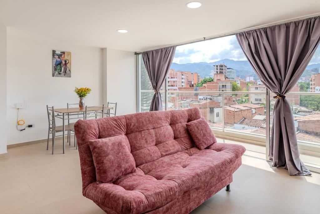 Lindo En Laureles Con Piscina 501 Medellin