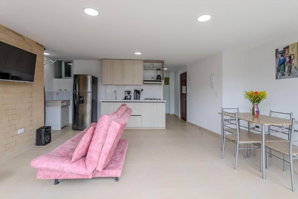 Apartment Lindo En Laureles Con Piscina 501 Medellin