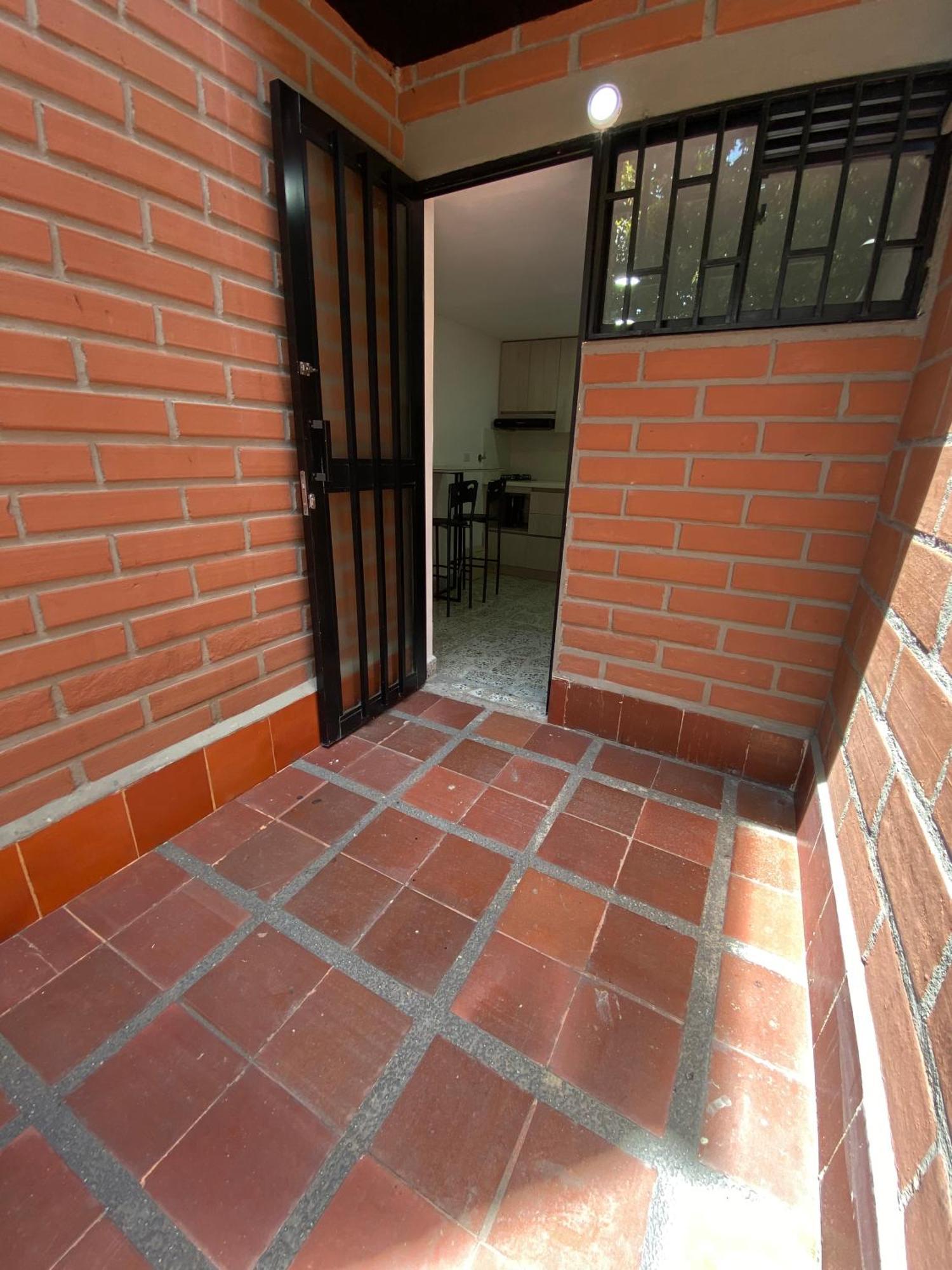 Centrico Familiar Vive Y Disfruta 107 * Medellin
