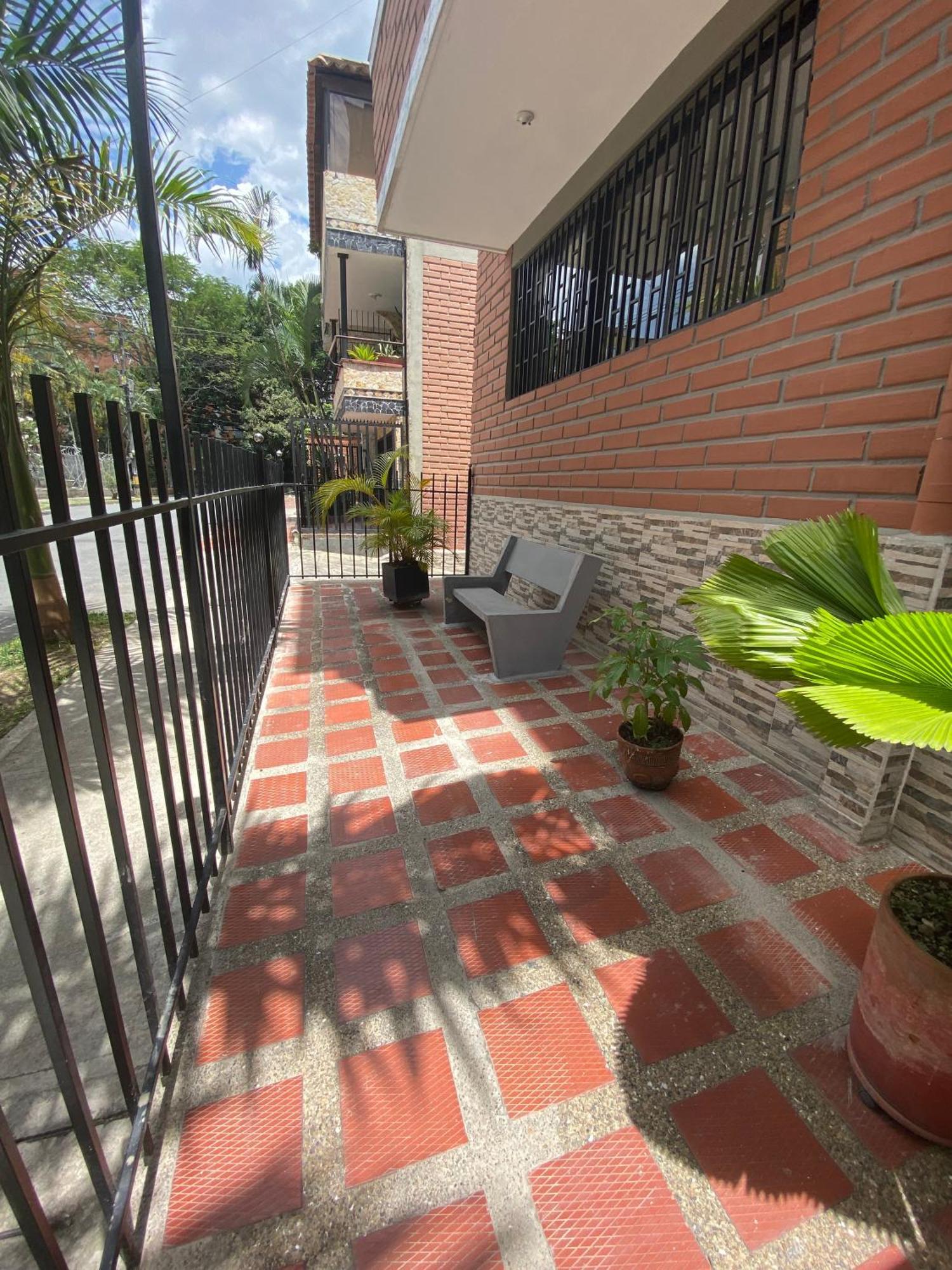 Centrico Familiar Vive Y Disfruta 107 * Medellin