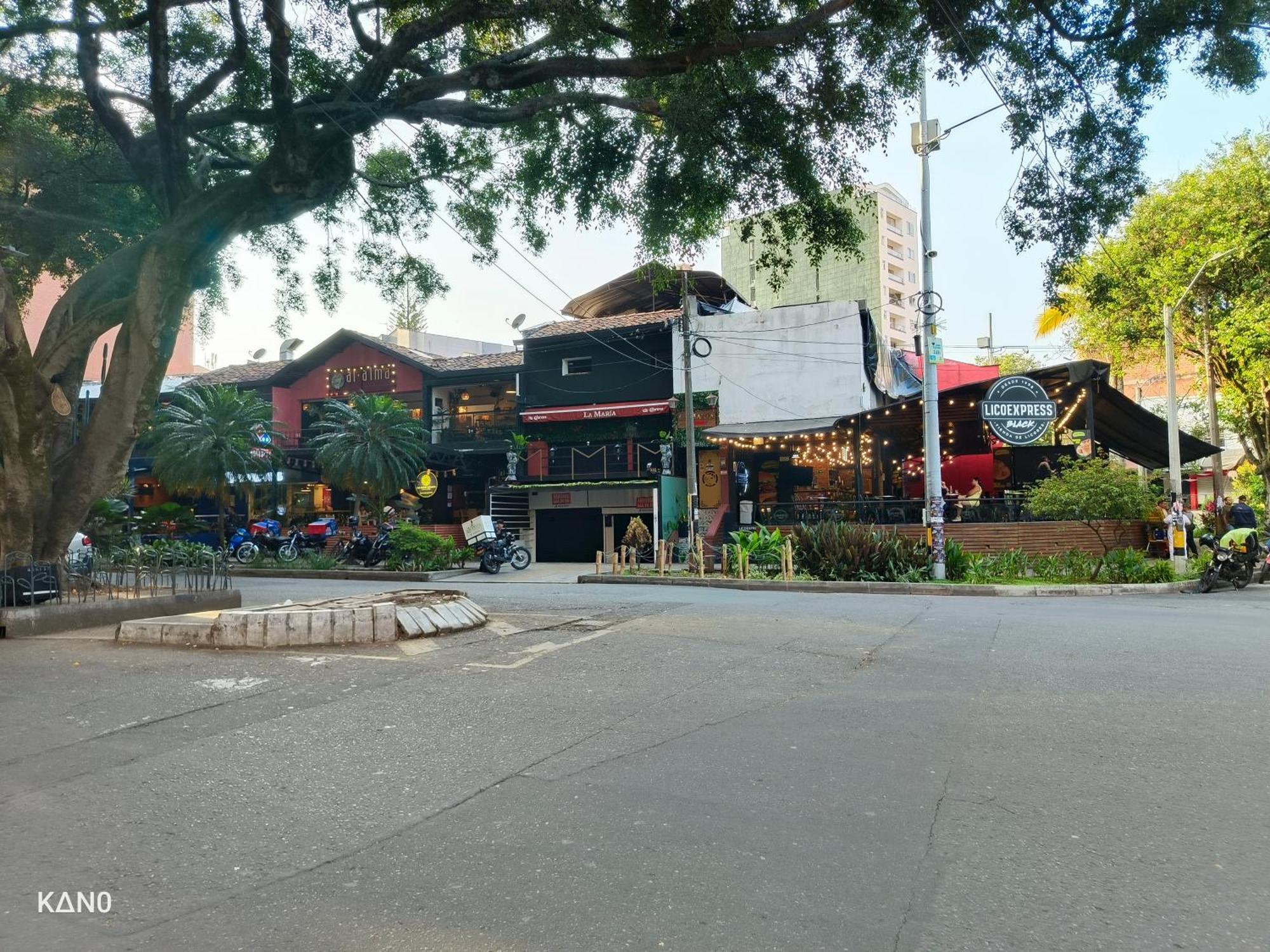 Oasis Blue Laureles * Medellin