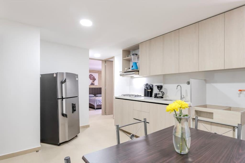 Apartment En Laureles 2br Con Rooftop Y Piscina 702 *