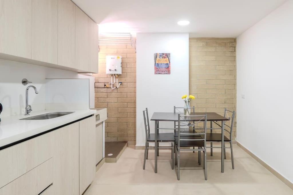 En Laureles 2br Con Rooftop Y Piscina 702 * Medellin