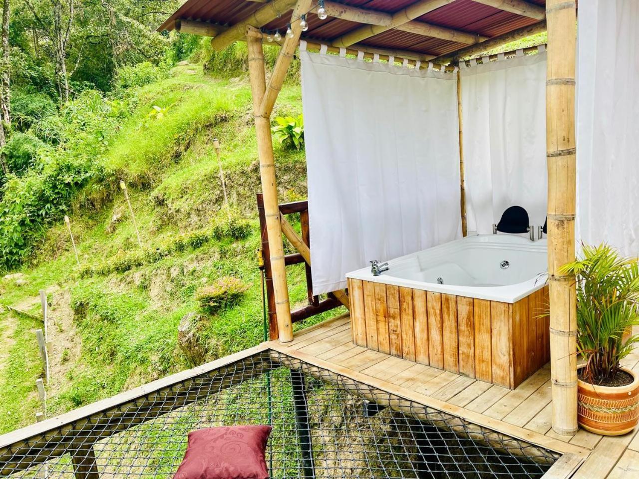 Campsite Bamboo Lodge, Vista Privilegiada A Las Montanas *