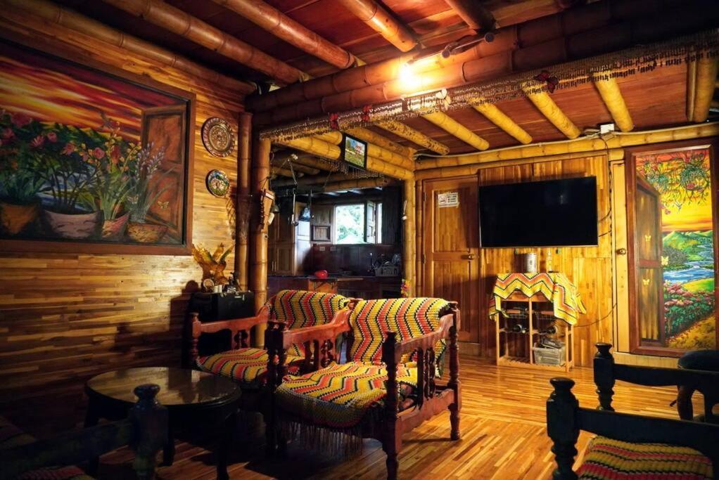 Amplia Casa Campestre En Santa Elena Cerca A - Aru Medellin