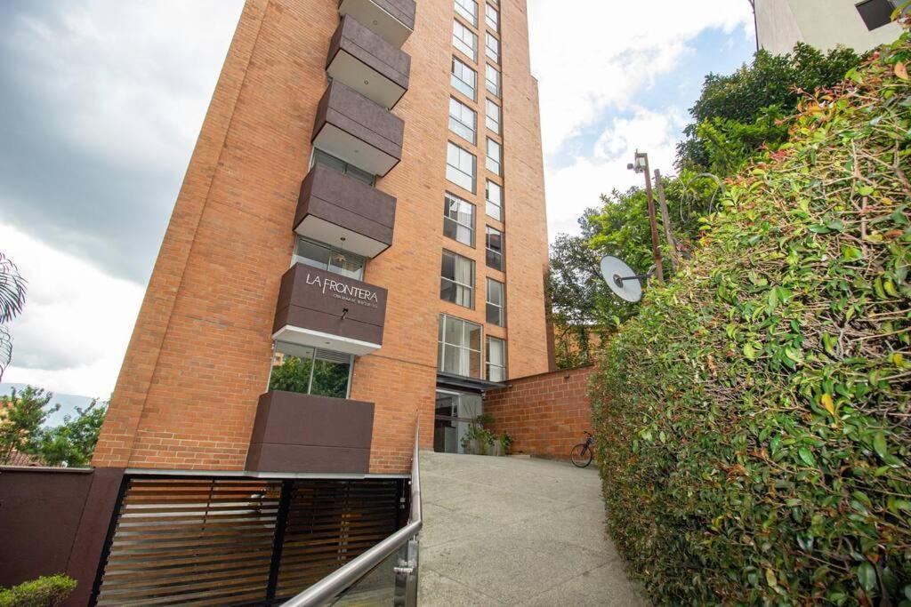 Con Balcon Y Parqueadero 810 Apartment *