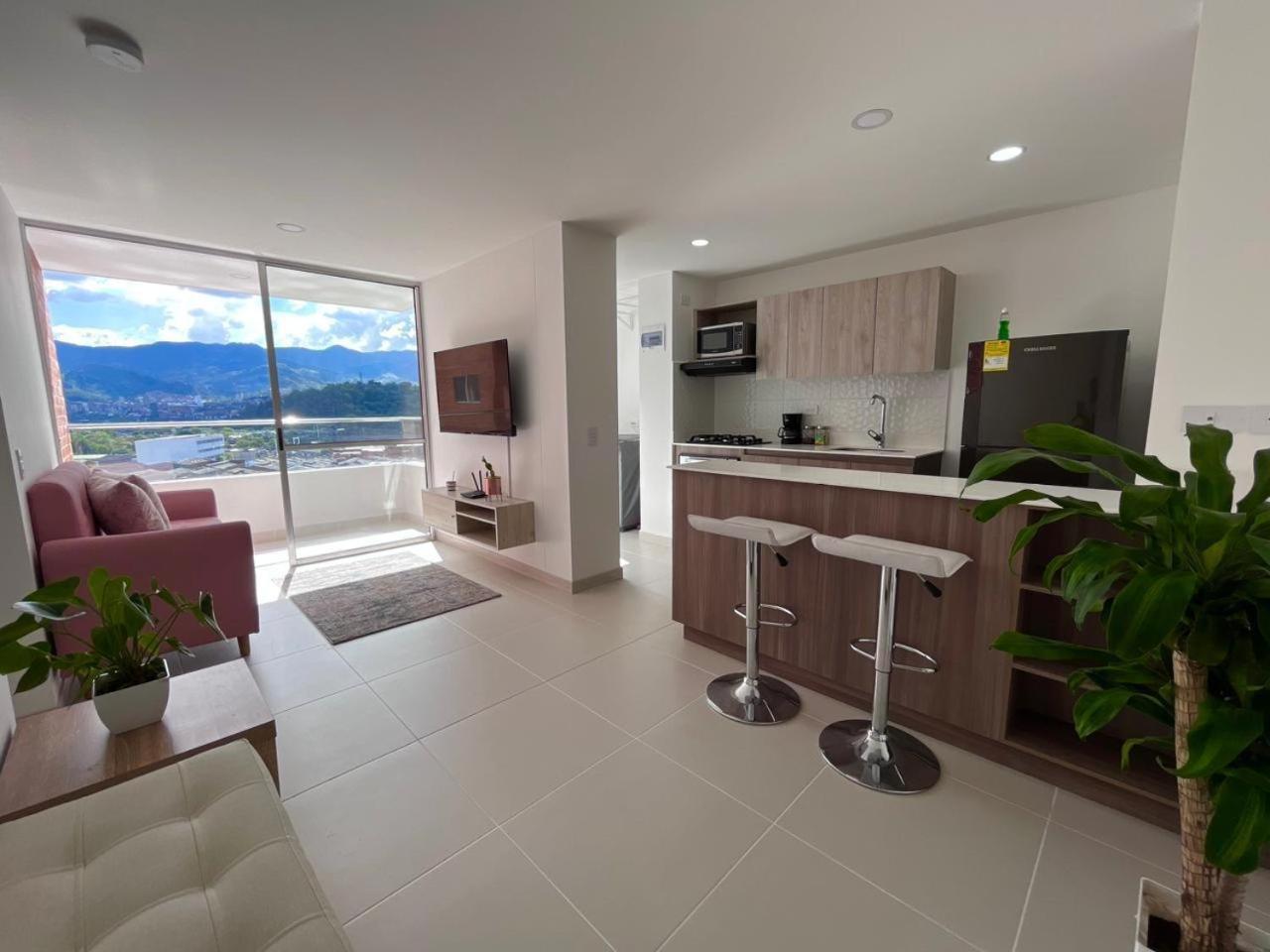 Hermoso Apto En Poblado Con Piscina Apartment *