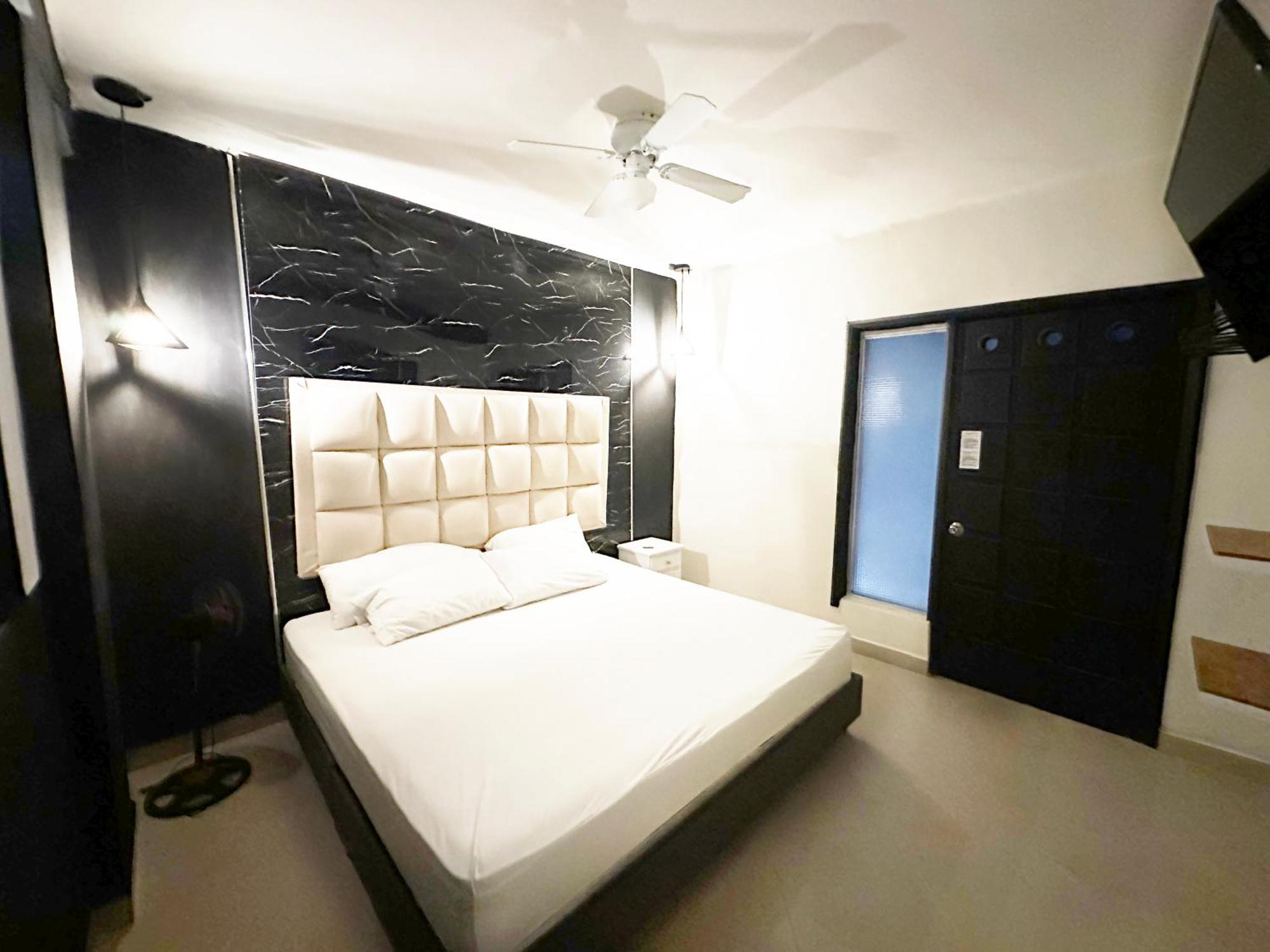 Apartment 7 Bedroom Spacious At Poblado *