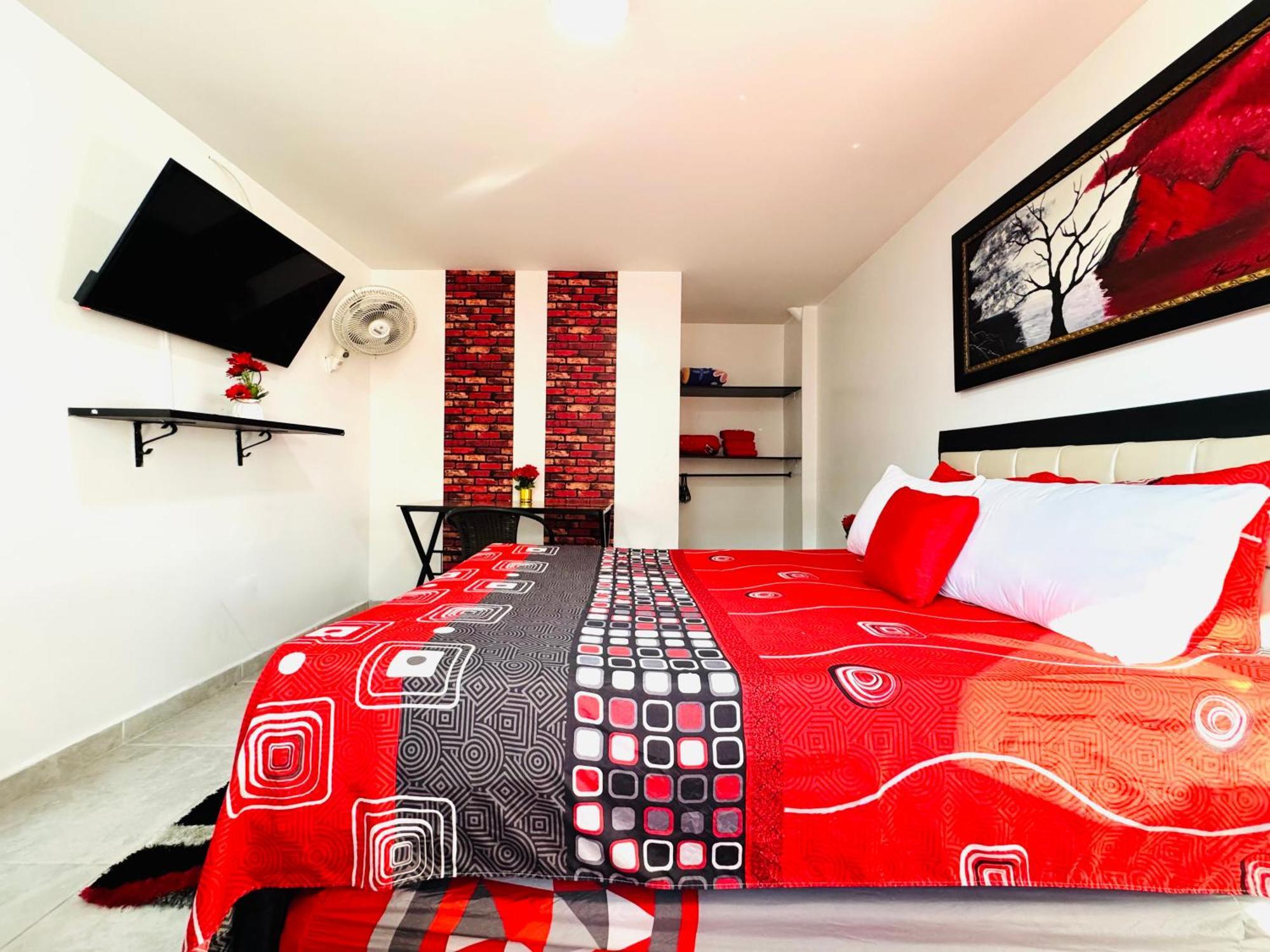 Victory Apartments: Cozy With Wi-fi & Shared Terrace In Apartment *