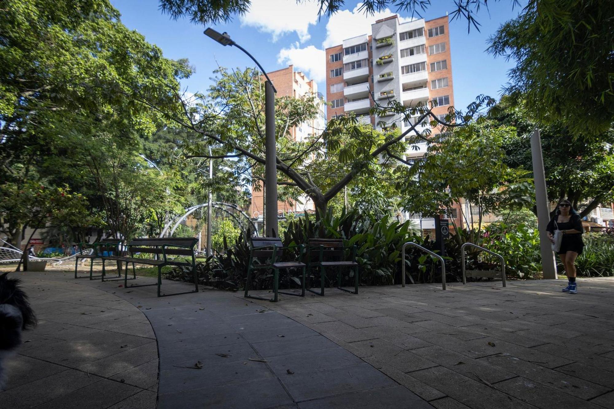 Ed Santo Tomas Laureles * Medellin