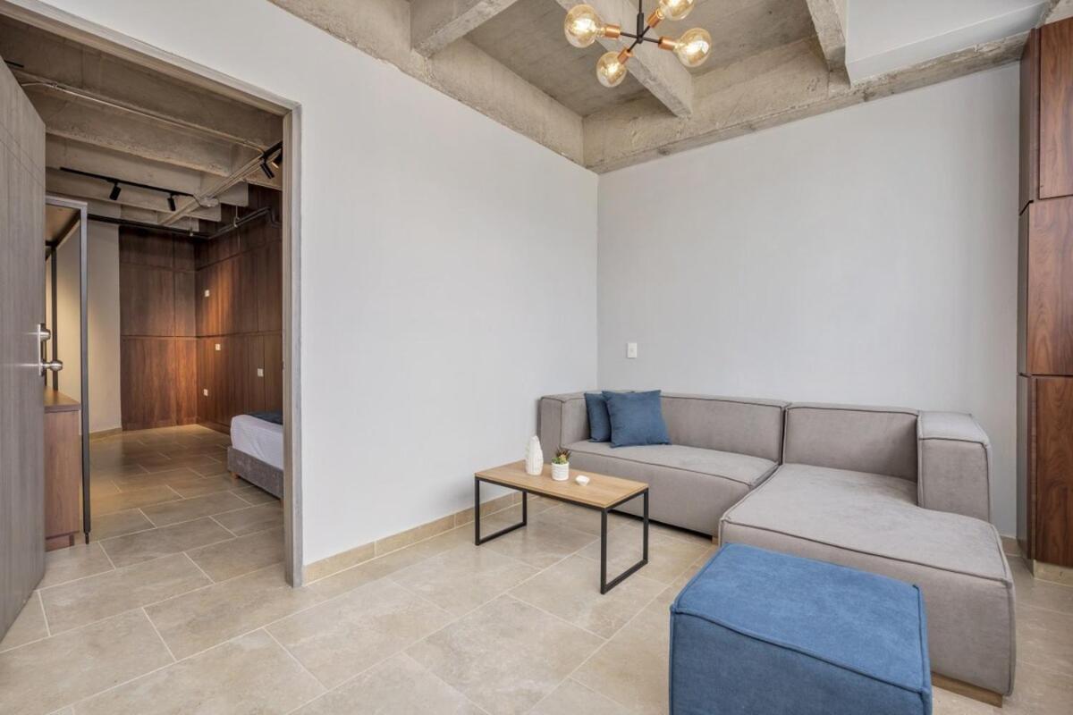 The H Hub By Housy Host Apartment Medellin