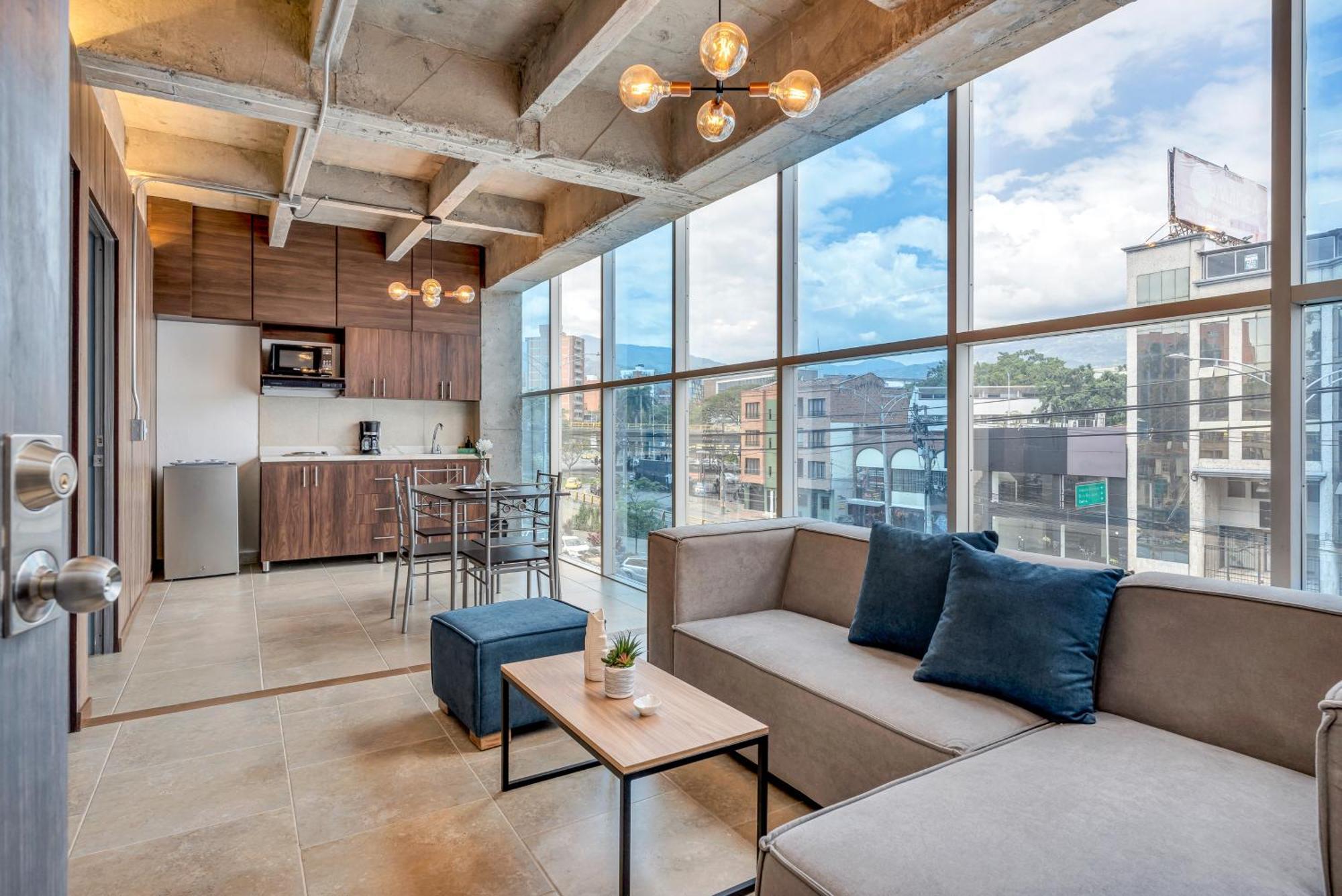 Apartment The H Hub By Housy Host