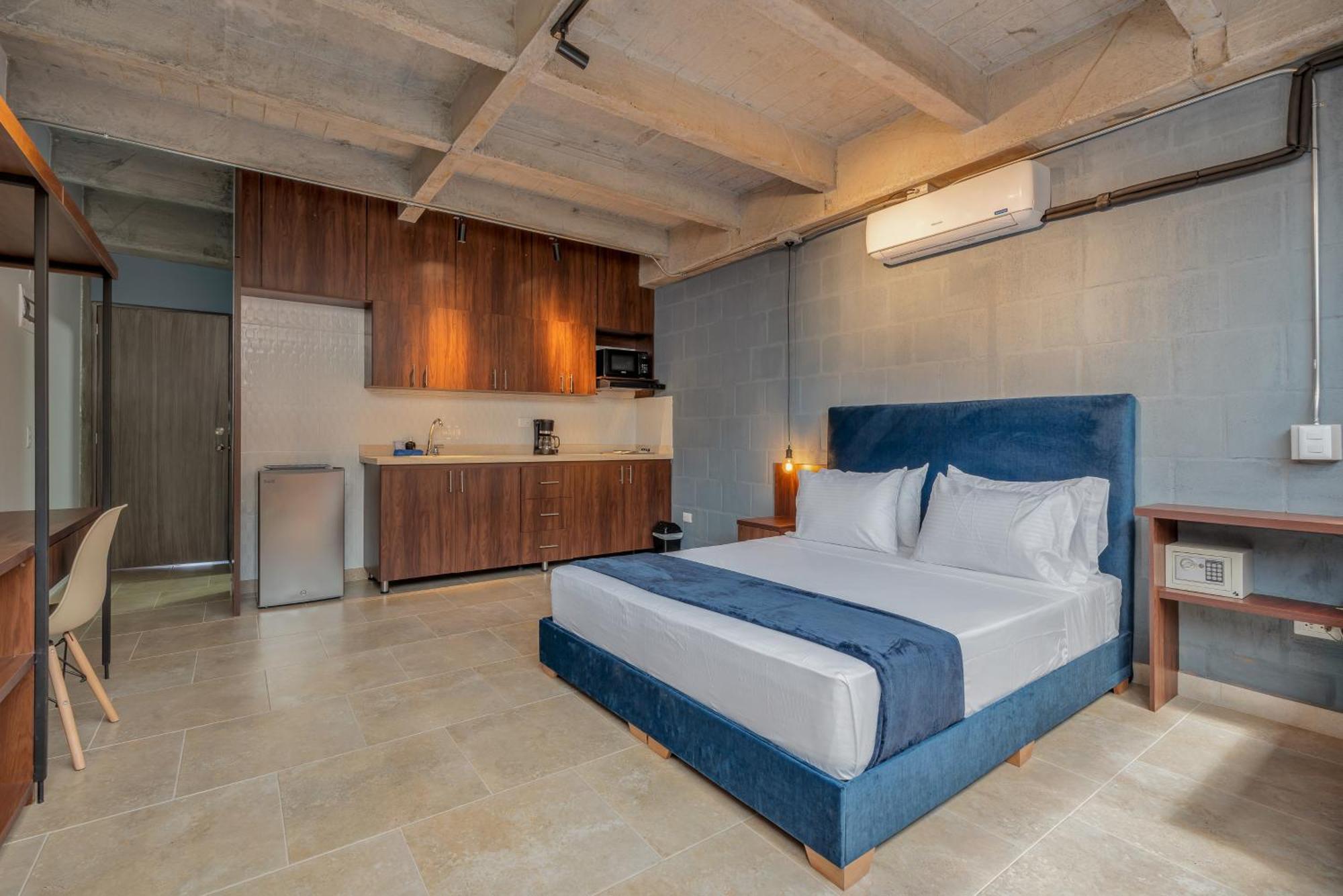 The H Hub By Housy Host Apartment