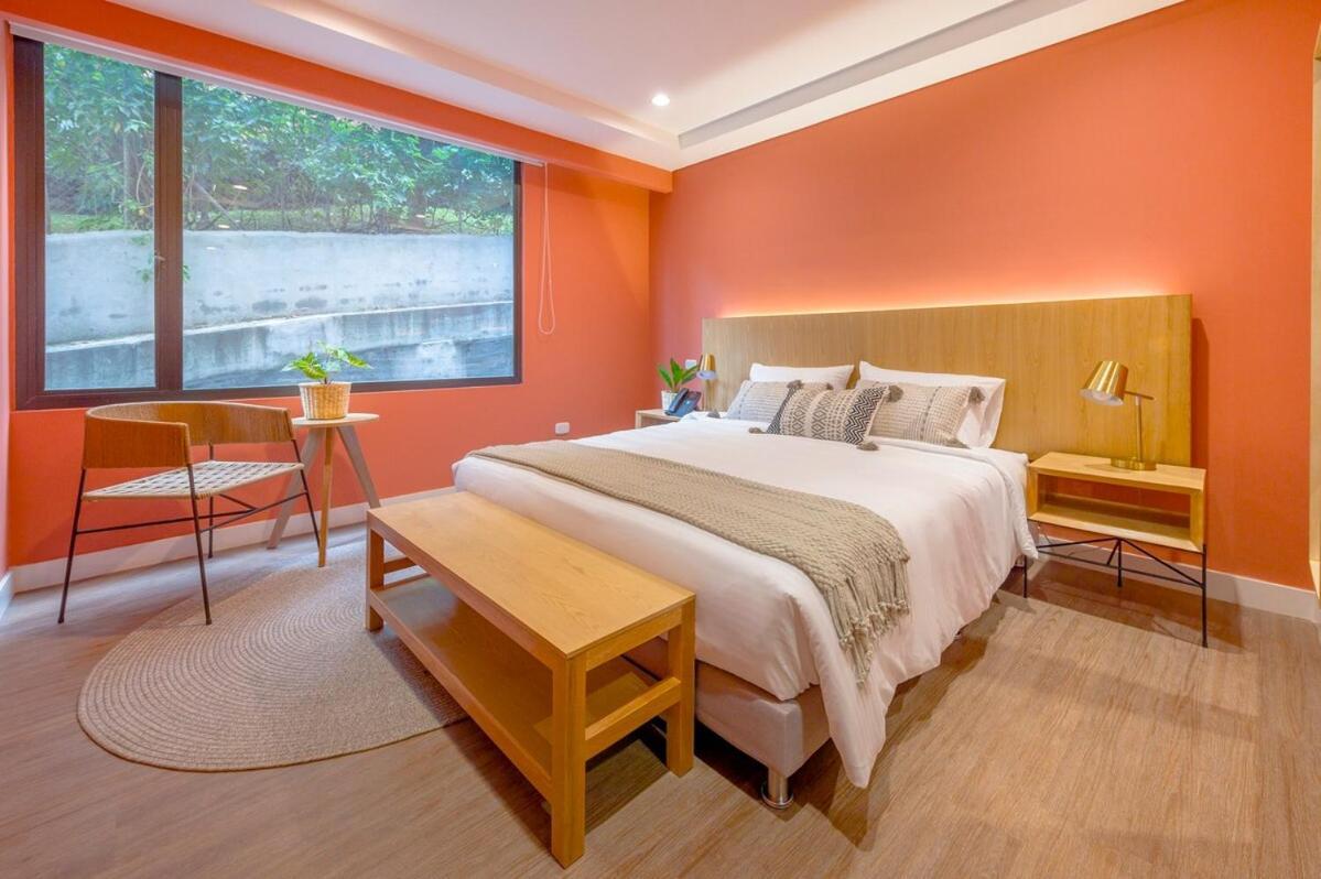 El Tesoro Escape Modern & Cozy 303 Apartment *